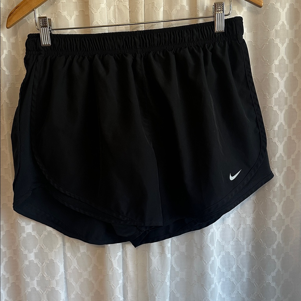 717 Nike Womens Black Running Shorts